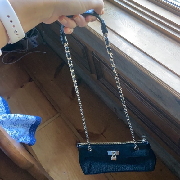 DKNY lock bag - Picture 2 of 2